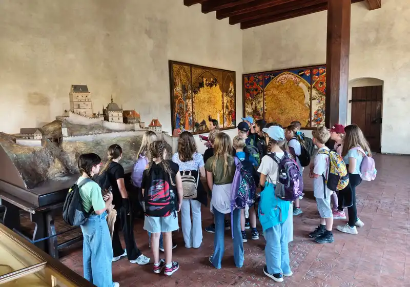Karlštejn a Muzeum voskových figurín