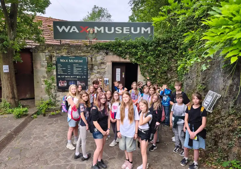 Karlštejn a Muzeum voskových figurín