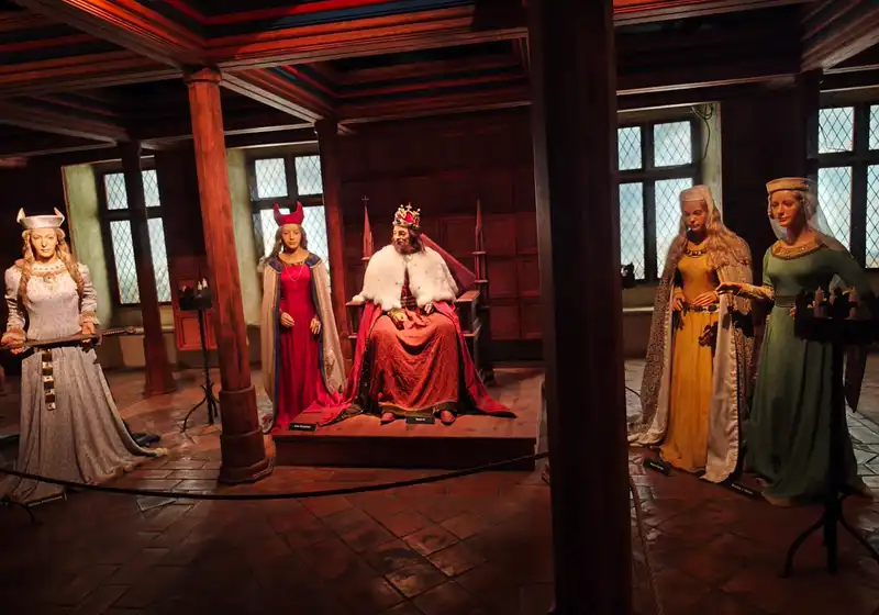 Karlštejn a Muzeum voskových figurín