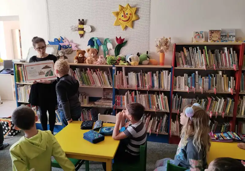 Beseda v knihovně - ,,Jak bydlí děti po celém světě"