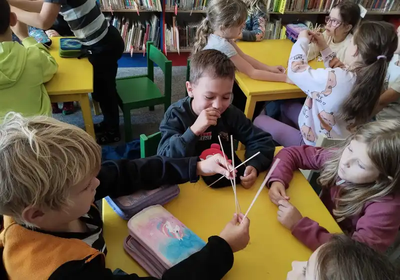 Beseda v knihovně - ,,Jak bydlí děti po celém světě"