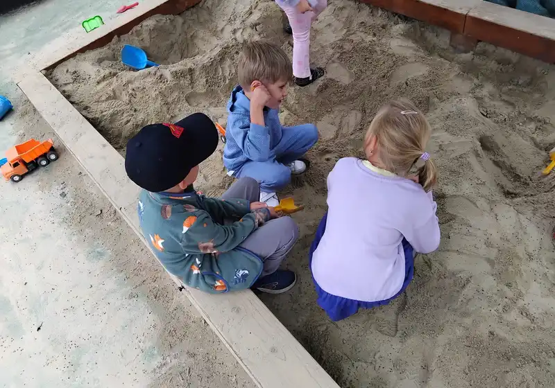 Září v družině