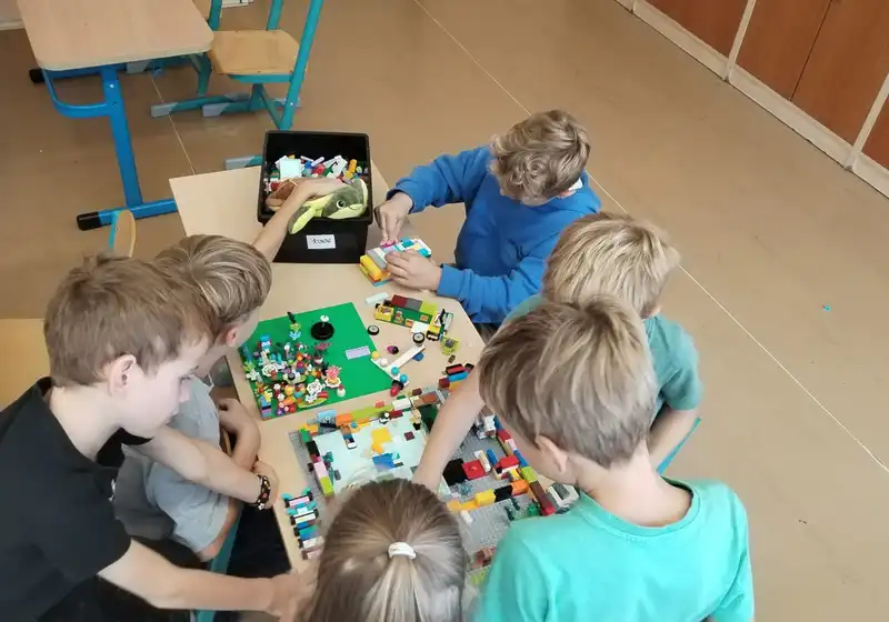 Září v družině