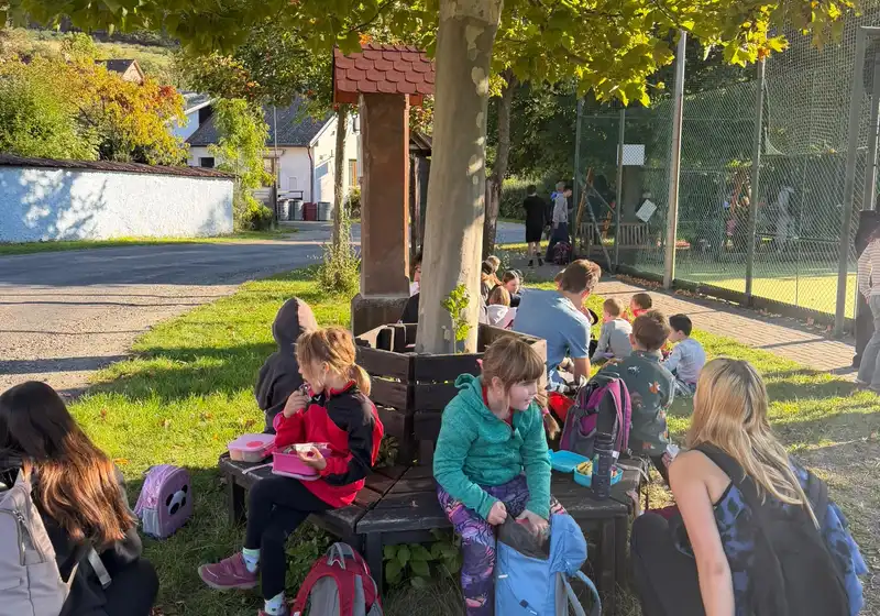 Cvičení v přírodě deváťáků a prvňáčků