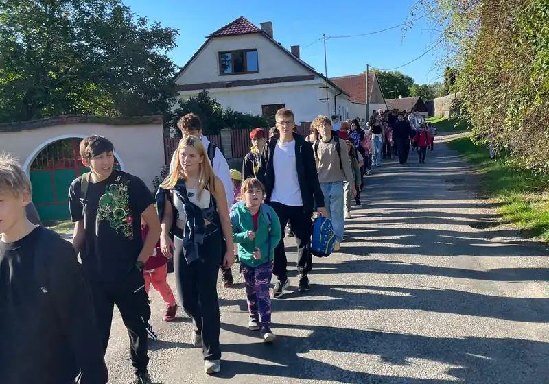 Cvičení v přírodě deváťáků a prvňáčků