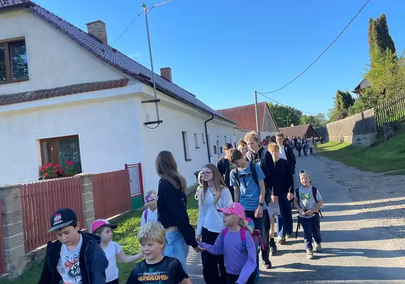 Cvičení v přírodě deváťáků a prvňáčků