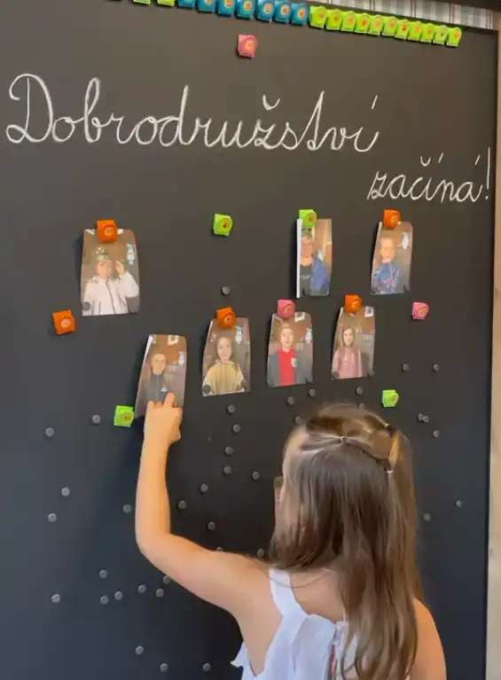 2. A změnila adresu 